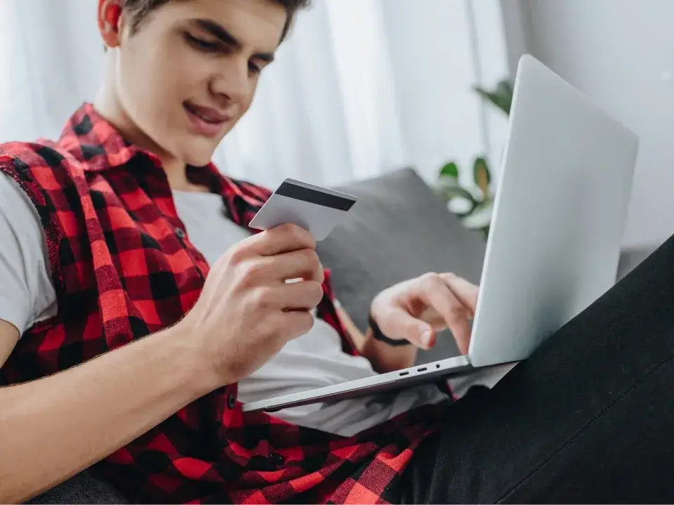 Как оформить онлайн займ в Fanmoney