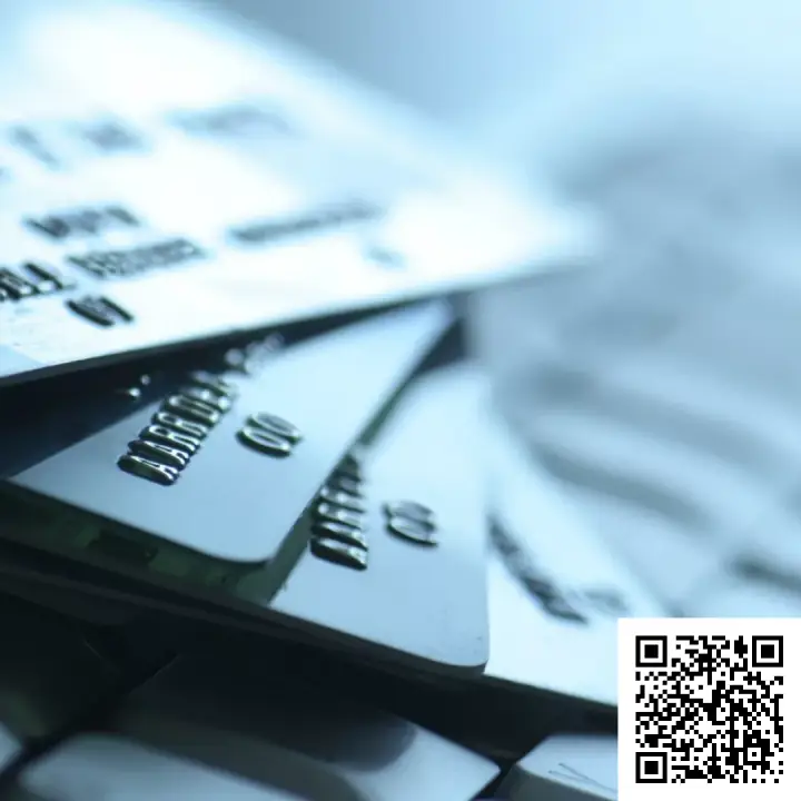 Отсканируйте qr код и оформите бесплатную карту рассрочки