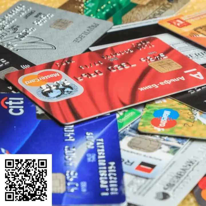 Сканируйте qr код и получите возможность оформить сразу несколько кредитных карт