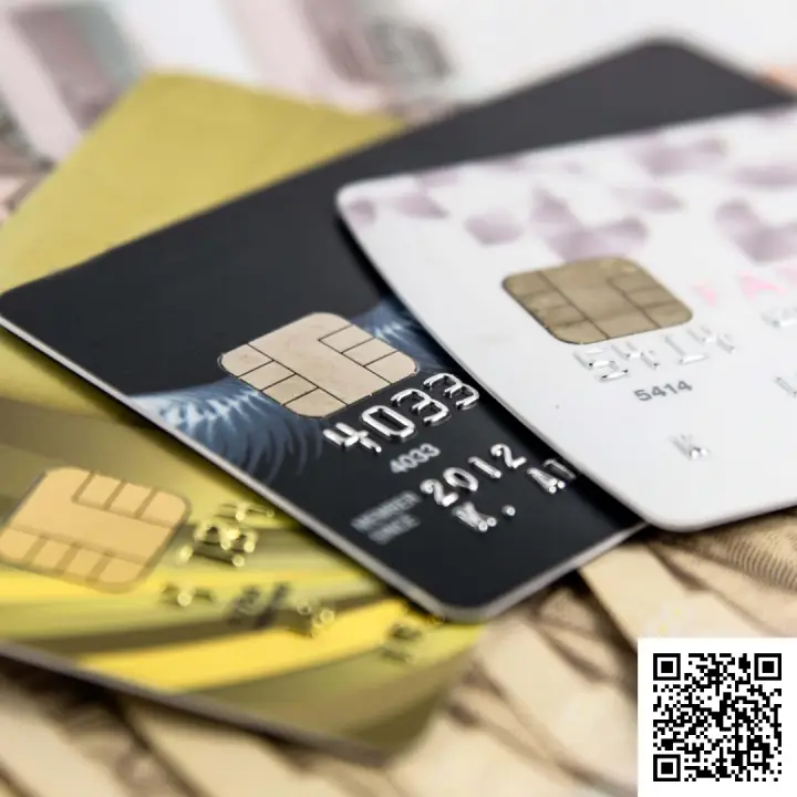 Сканируйте qr код и оформите карту рассрочки онлайн 