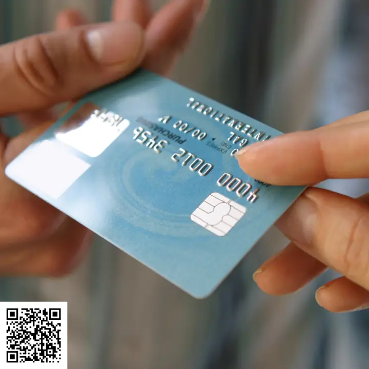 Отсканируйте qr код и оформите карту рассрочки онлайн