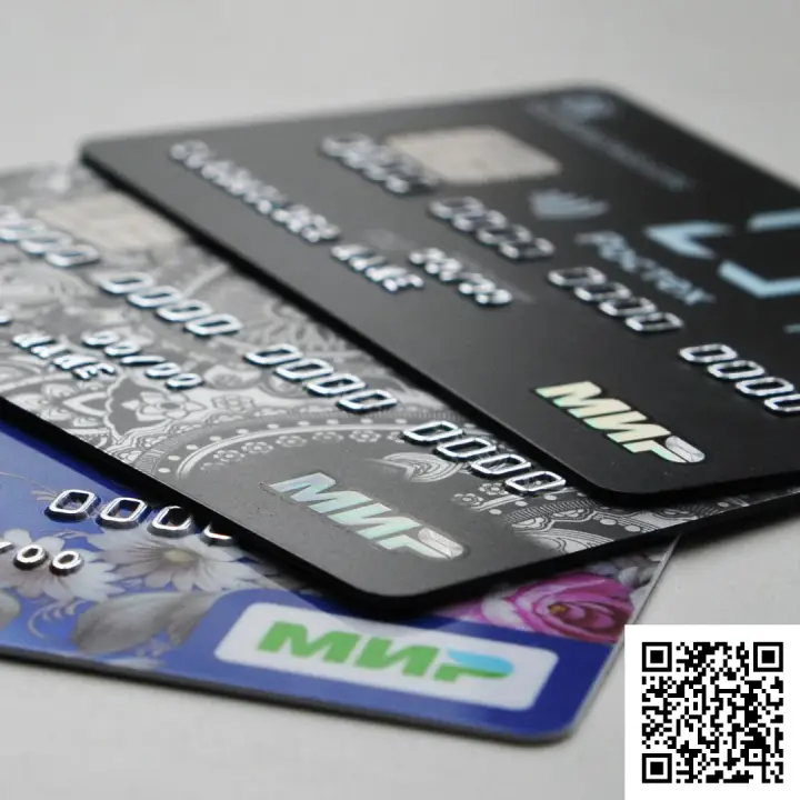 Сканируйте qr код и оформите карту